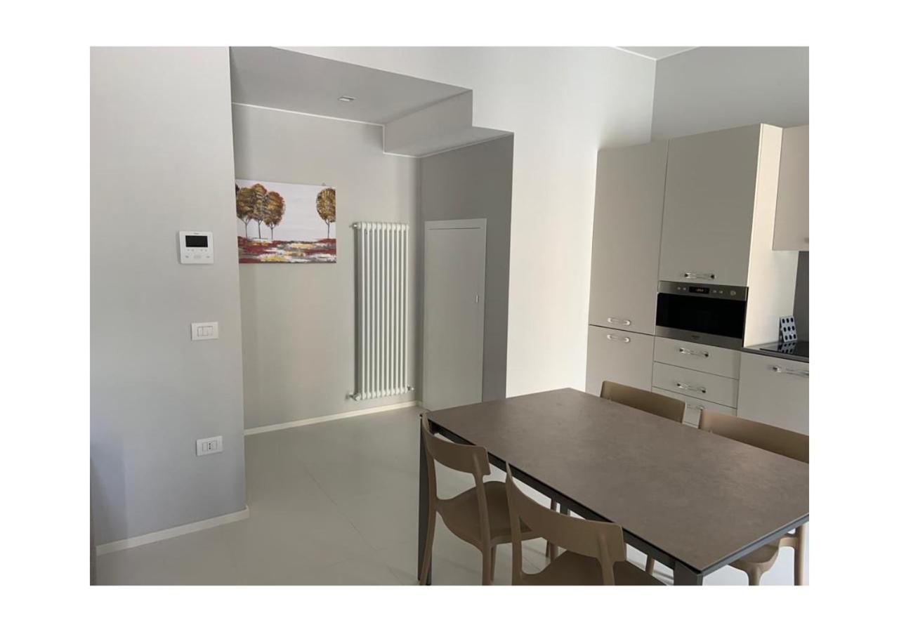 Delizioso Appartamento In Villa Al Mare Pesaro Exterior photo